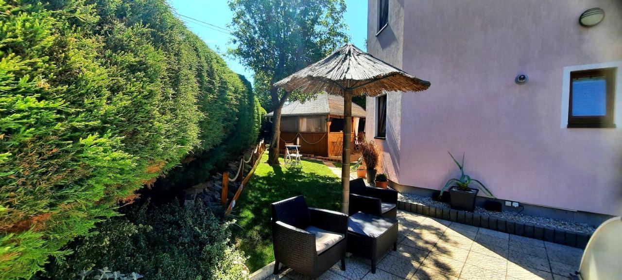 Pool Apartments Karlovy Vary Exterior foto