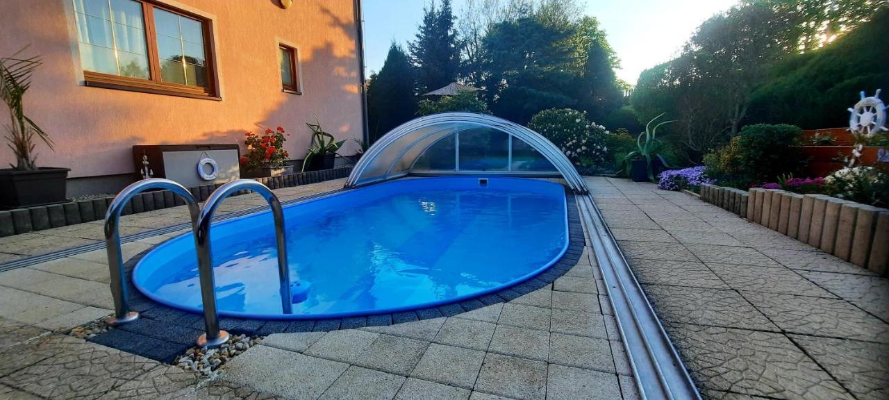 Pool Apartments Karlovy Vary Exterior foto